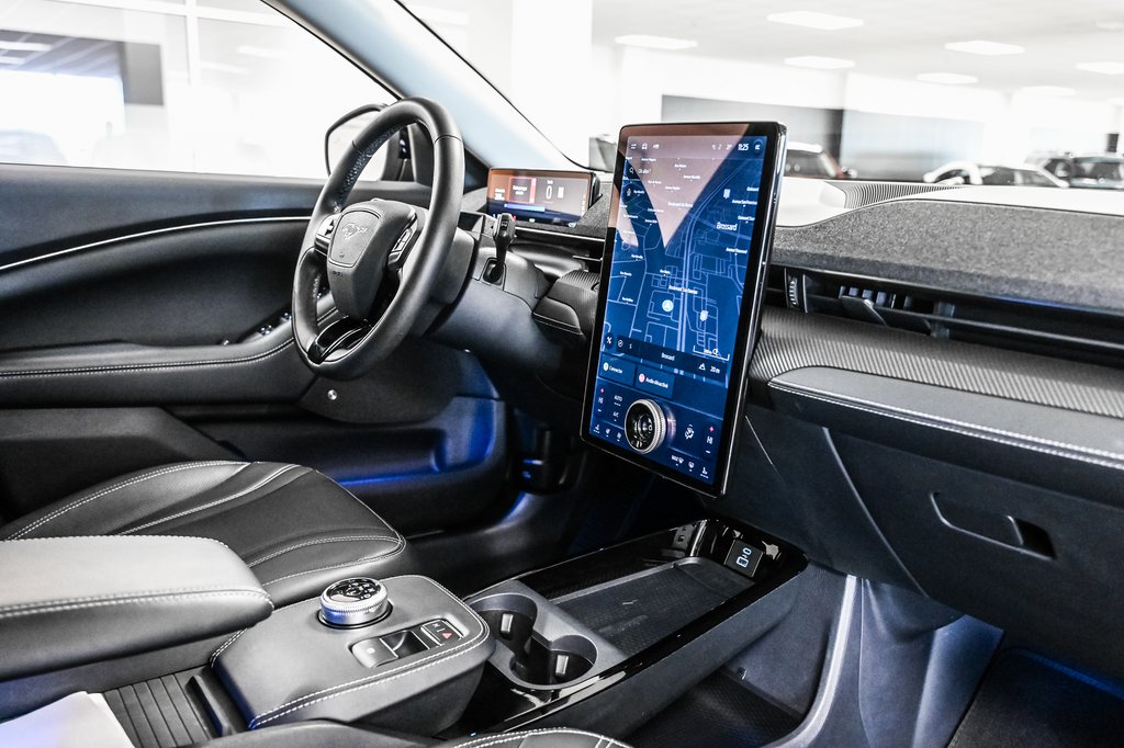 2023 Ford Mustang Mach-E Premium AWD | BATTERIE LONGUE DURÉE | 467KM | TOIT in Brossard, Quebec - 39 - w1024h768px