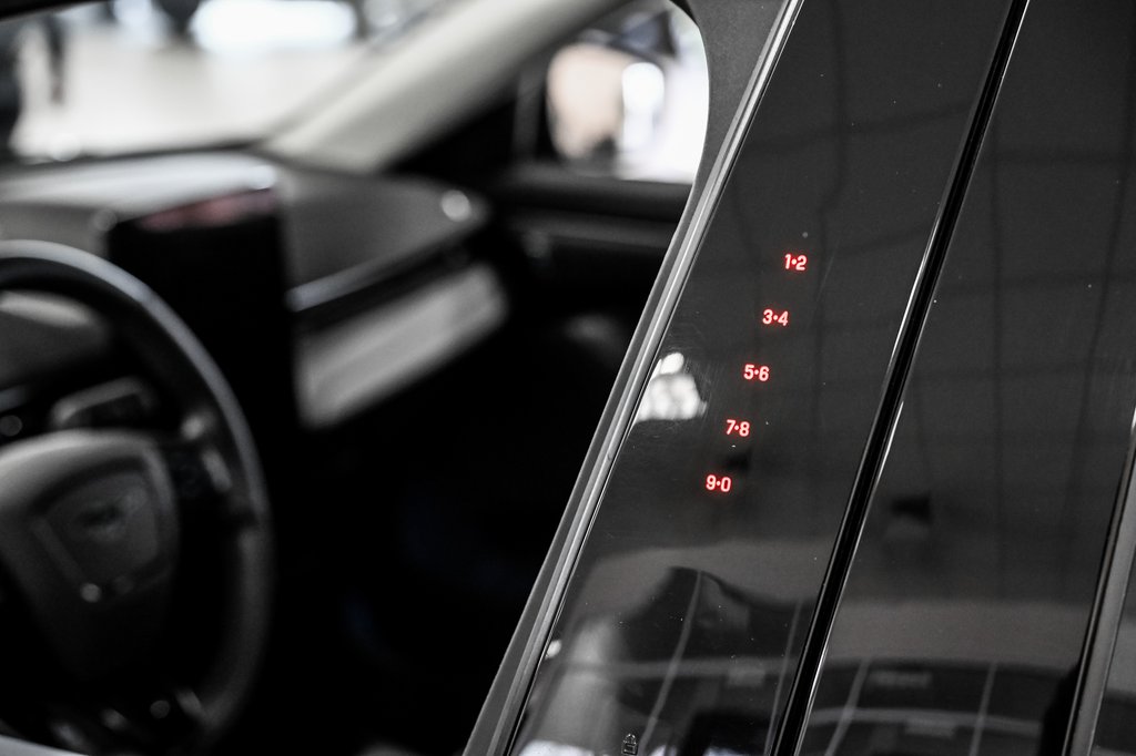 2023 Ford Mustang Mach-E Premium AWD | BATTERIE LONGUE DURÉE | 467KM | TOIT in Brossard, Quebec - 20 - w1024h768px