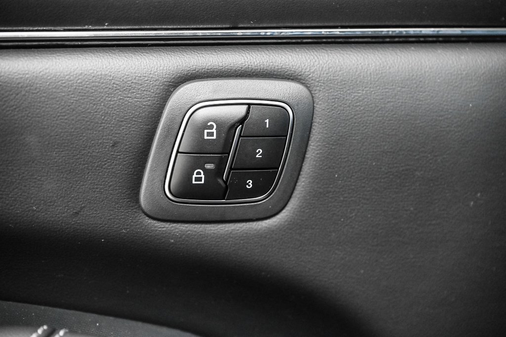 2023 Ford Mustang Mach-E Premium AWD | BATTERIE LONGUE DURÉE | 467KM | TOIT in Brossard, Quebec - 22 - w1024h768px