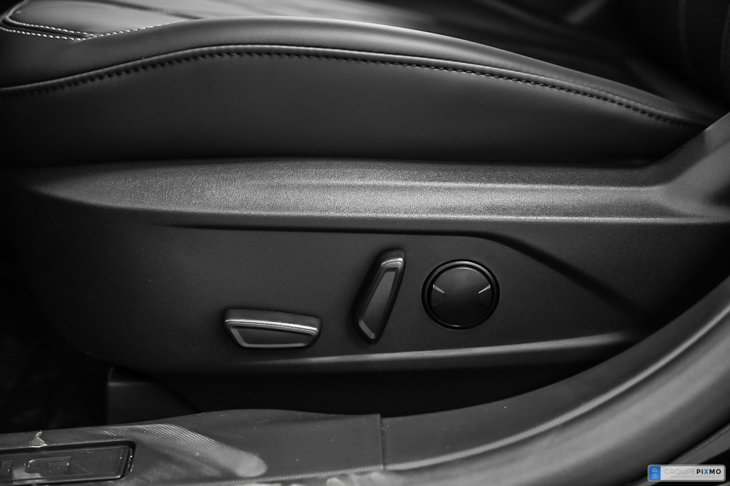 Ford Mustang Mach-E  2024 à Brossard, Québec - 15 - w1024h768px
