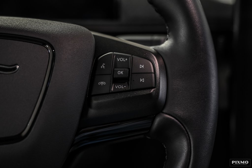 2025 Ford Mustang Mach-E in Brossard, Quebec - 17 - w1024h768px