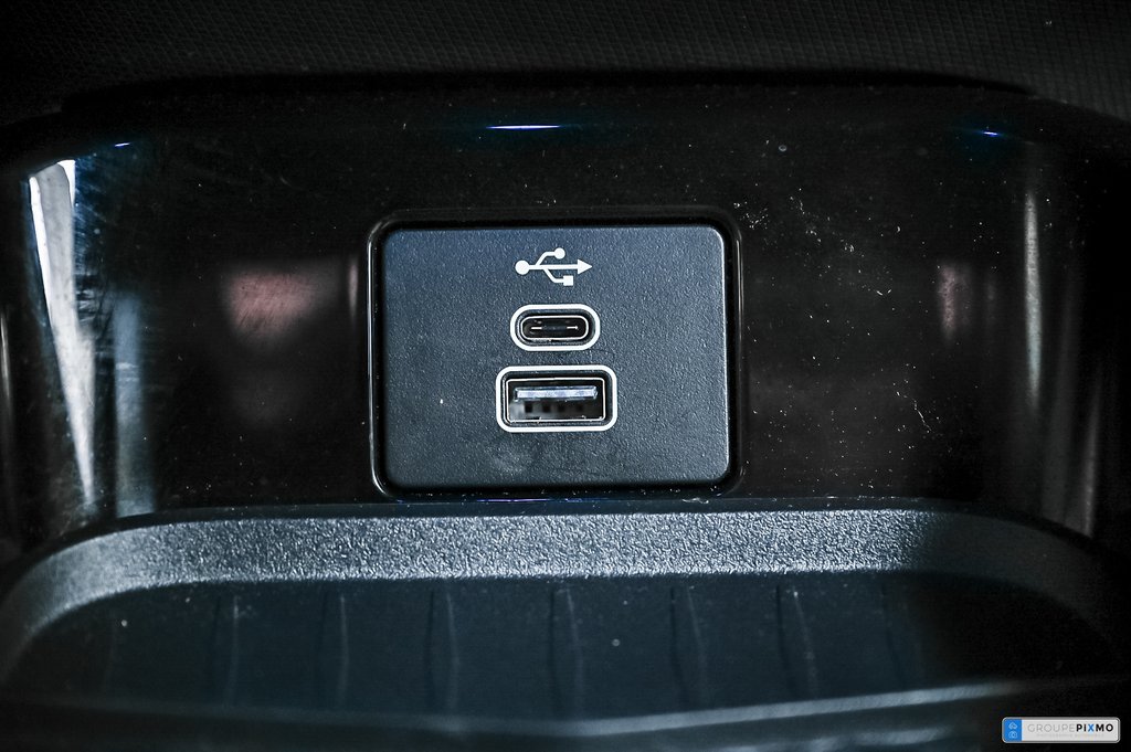 2025 Ford Mustang Mach-E in Brossard, Quebec - 28 - w1024h768px