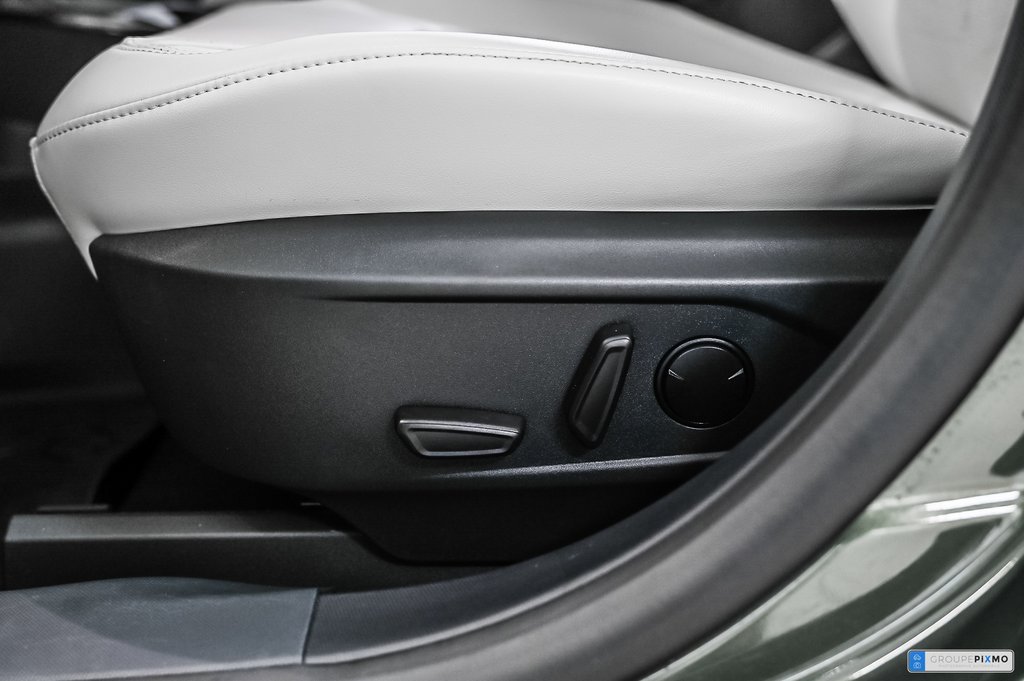 2025 Ford Mustang Mach-E in Brossard, Quebec - 21 - w1024h768px