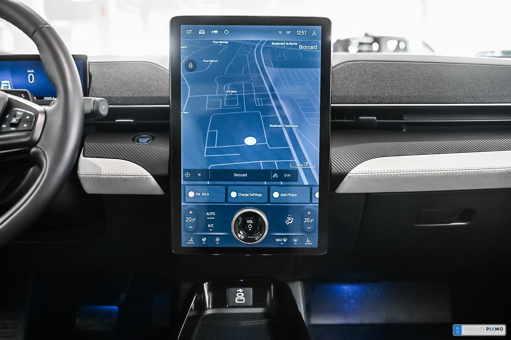 2025 Ford Mustang Mach-E in Brossard, Quebec - 33 - w1024h768px