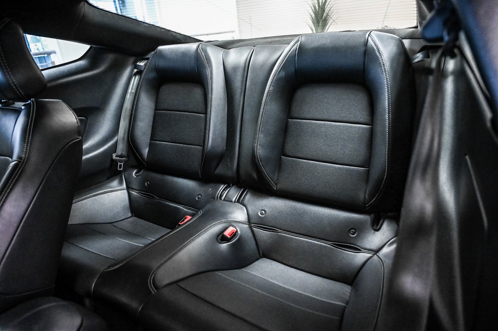 2019 Ford Mustang in Brossard, Quebec - 25 - w1024h768px