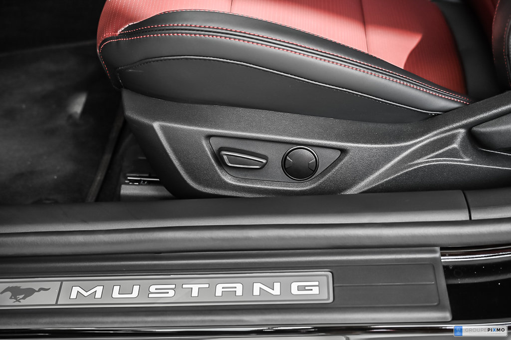 2024 Ford Mustang in Brossard, Quebec - 8 - w1024h768px