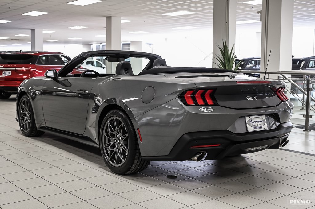 2025 Ford Mustang convertible in Brossard, Quebec - 7 - w1024h768px