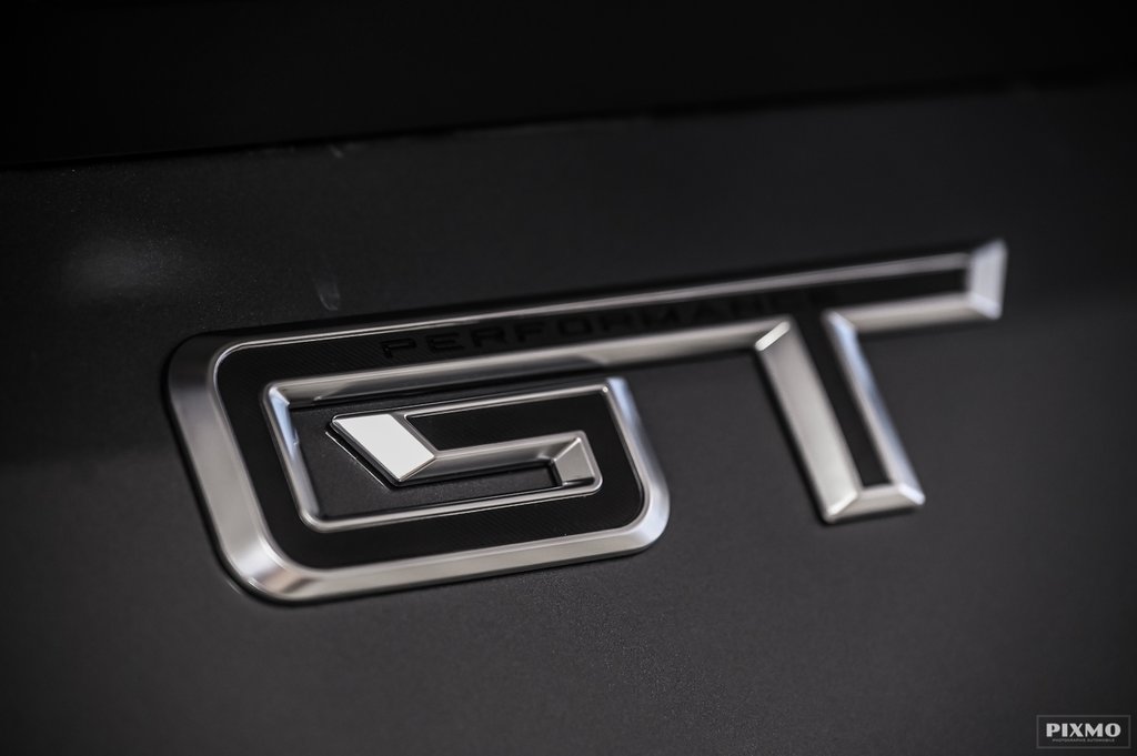 2025 Ford Mustang convertible in Brossard, Quebec - 11 - w1024h768px