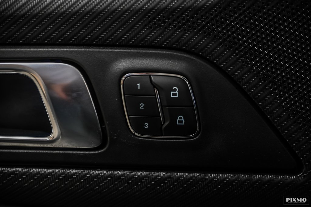 2025 Ford Mustang convertible in Brossard, Quebec - 14 - w1024h768px