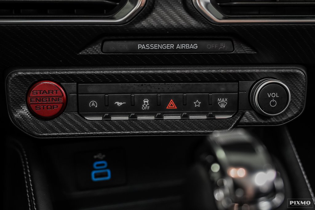 2025 Ford Mustang convertible in Brossard, Quebec - 19 - w1024h768px