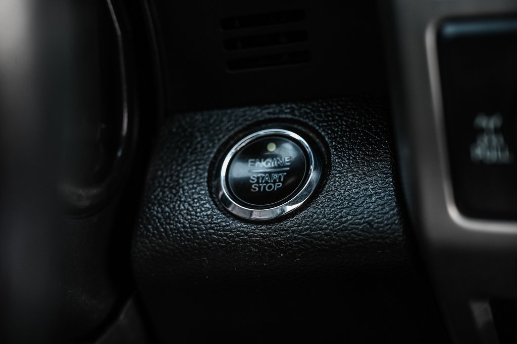 2021 Ford Super Duty F-250 SRW in Brossard, Quebec - 31 - w1024h768px