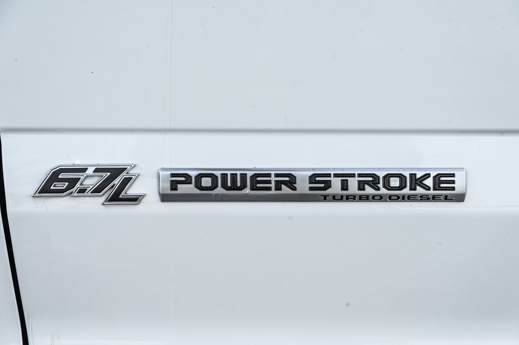 2021 Ford Super Duty F-250 SRW in Brossard, Quebec - 12 - w1024h768px
