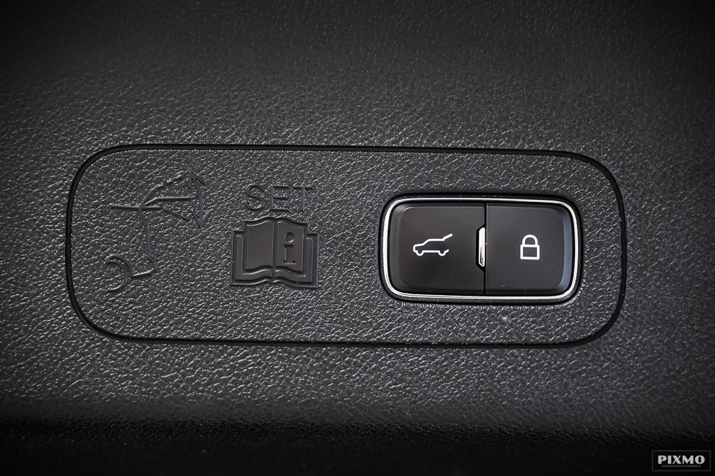 2023 Lincoln Aviator in Brossard, Quebec - 17 - w1024h768px