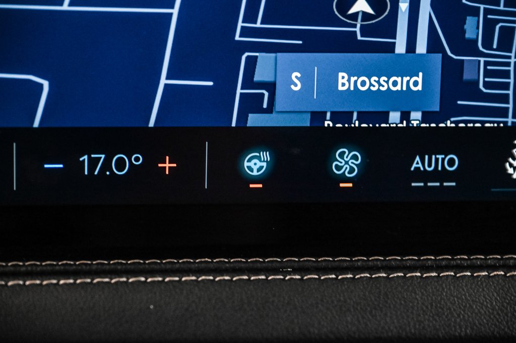 2024 Lincoln CORSAIR in Brossard, Quebec - 27 - w1024h768px