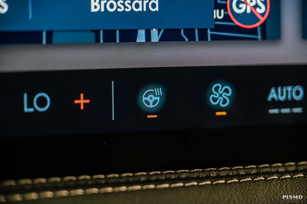 2024 Lincoln CORSAIR AWD | TOIT PANO | CAMERA360 | VOLANT CHAUFFANT | in Brossard, Quebec - 26 - w1024h768px