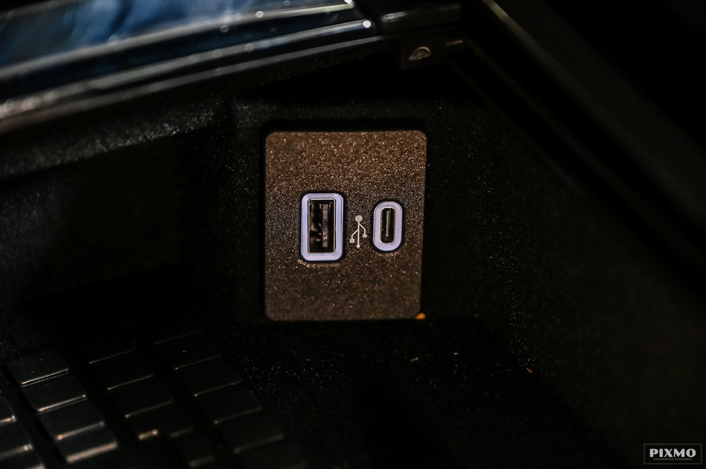 2024 Lincoln CORSAIR AWD | TOIT PANO | CAMERA360 | VOLANT CHAUFFANT | in Brossard, Quebec - 24 - w1024h768px