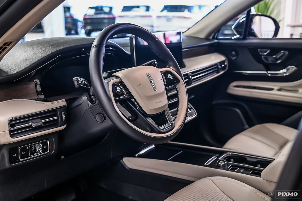 2025 Lincoln CORSAIR in Brossard, Quebec - 18 - w1024h768px