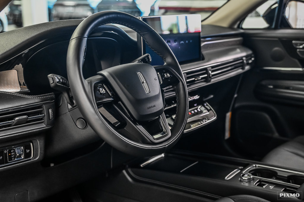 2025 Lincoln CORSAIR in Brossard, Quebec - 17 - w1024h768px
