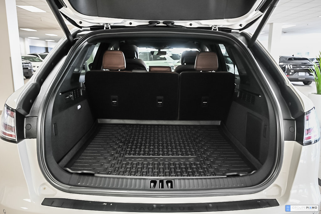 2023 Lincoln NAUTILUS in Brossard, Quebec - 17 - w1024h768px