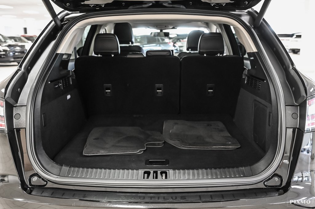 2023 Lincoln NAUTILUS in Brossard, Quebec - 16 - w1024h768px