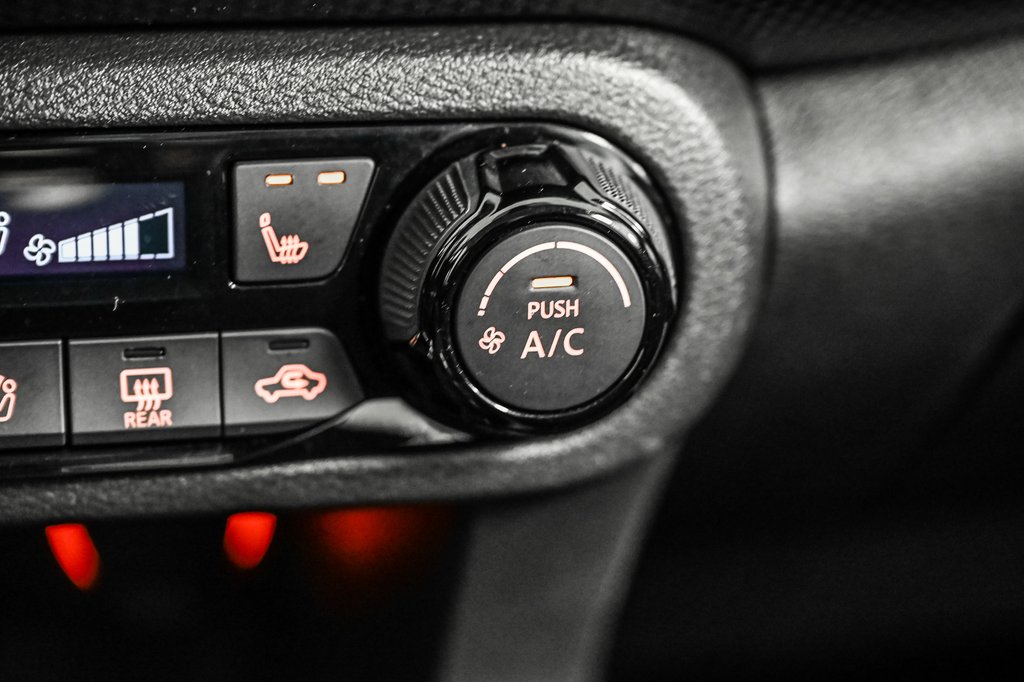 Nissan Kicks Play SV | DEMARREUR | CARPLAY | SIÉGES CHAUFF | 2025 à Brossard, Québec - 31 - w1024h768px