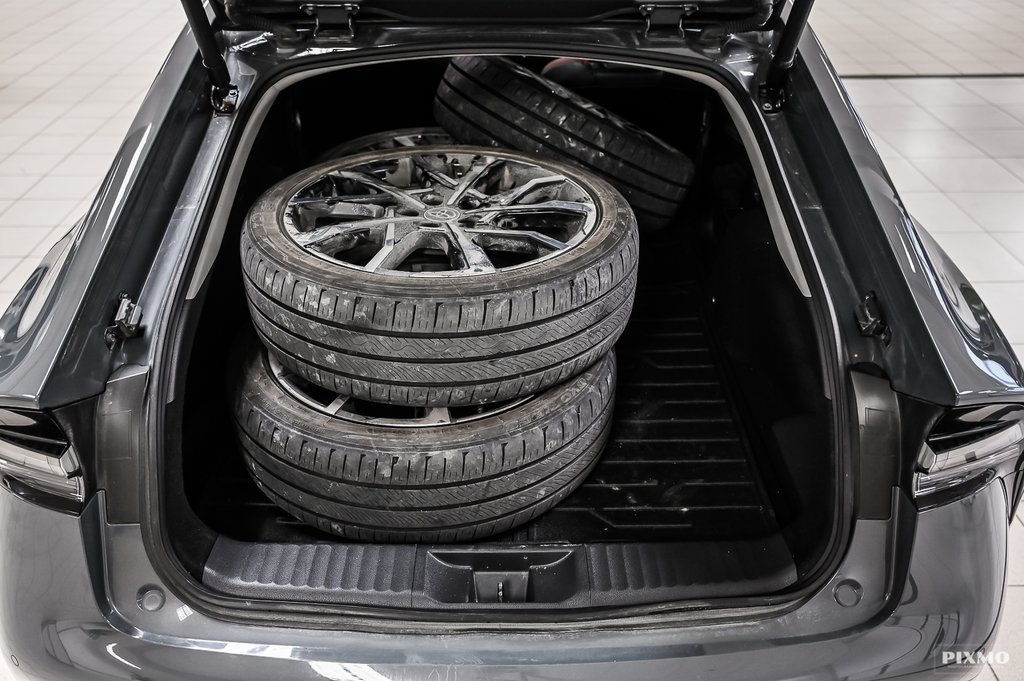 Toyota Prius Prime  2023 à Brossard, Québec - 16 - w1024h768px