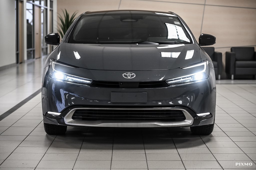 Toyota Prius Prime  2023 à Brossard, Québec - 2 - w1024h768px