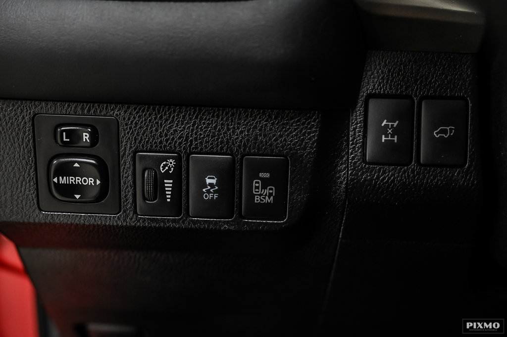 Toyota RAV4  2015 à Brossard, Québec - 20 - w1024h768px
