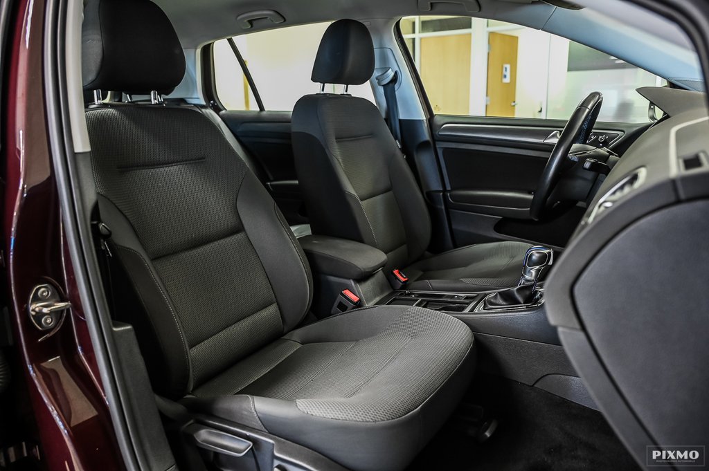 2018 Volkswagen E-Golf Comfortline | SIEGES CHAUFFANTS | CARPLAY | CAMERA in Brossard, Quebec - 31 - w1024h768px