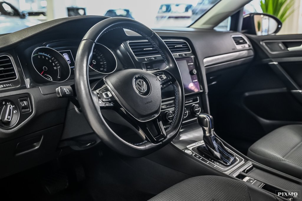 2018 Volkswagen E-Golf Comfortline | SIEGES CHAUFFANTS | CARPLAY | CAMERA in Brossard, Quebec - 17 - w1024h768px