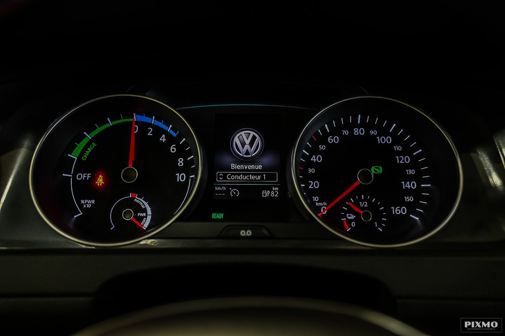 2018 Volkswagen E-Golf Comfortline | SIEGES CHAUFFANTS | CARPLAY | CAMERA in Brossard, Quebec - 21 - w1024h768px