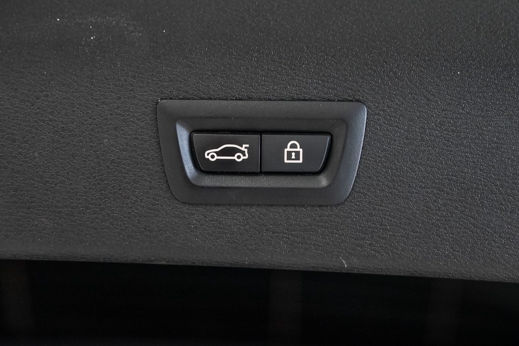 2019 BMW X1 in Brossard, Quebec - 19 - w1024h768px
