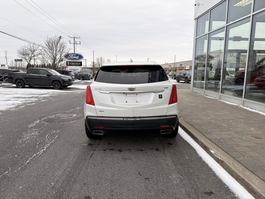 2017 Cadillac XT5 in Brossard, Quebec - 9 - w1024h768px