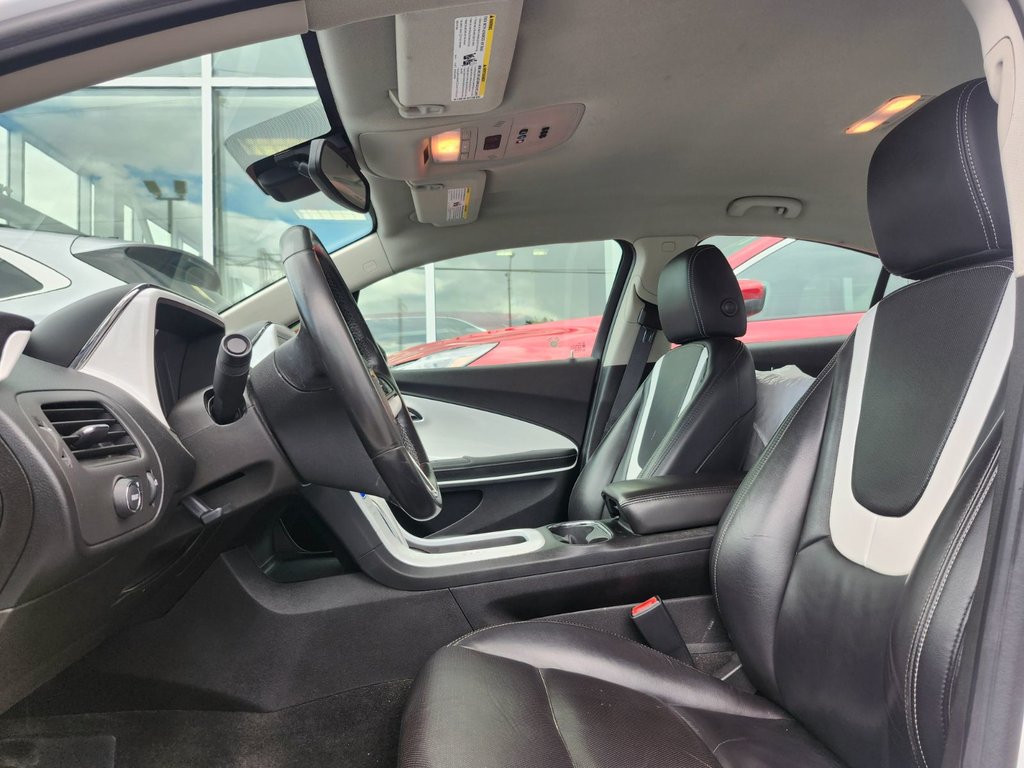 2012 Chevrolet Volt in Brossard, Quebec - 11 - w1024h768px