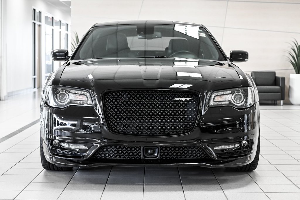 2023 Chrysler 300 in Brossard, Quebec - 2 - w1024h768px
