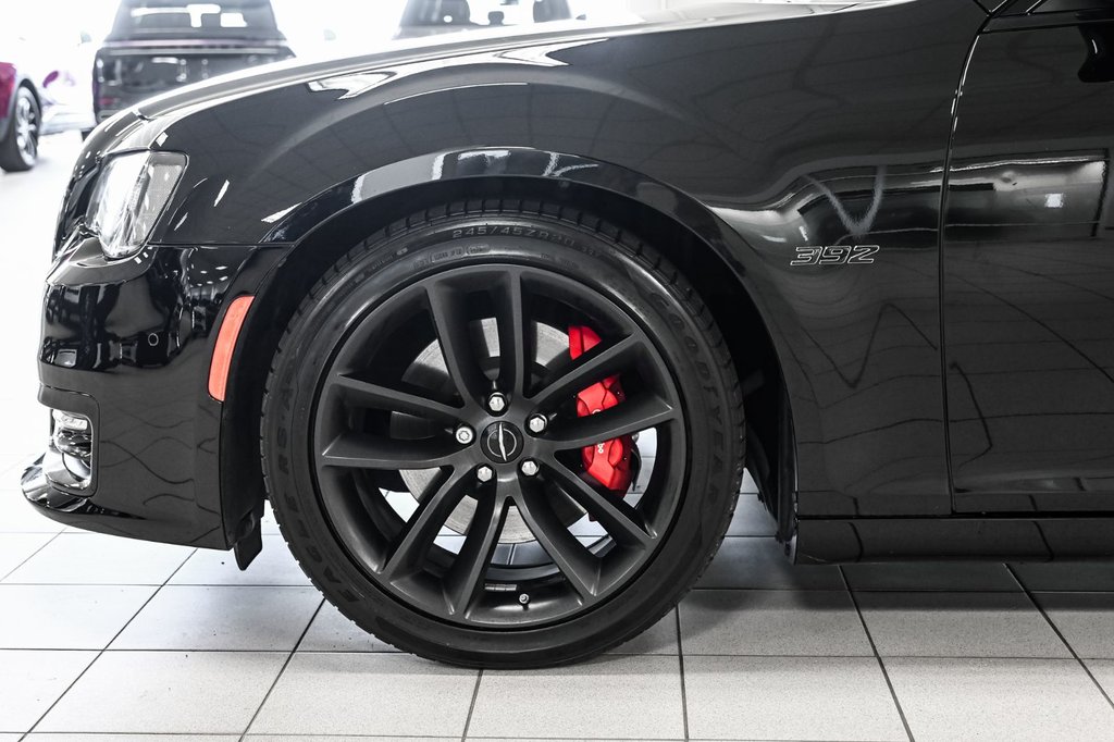 2023 Chrysler 300 in Brossard, Quebec - 14 - w1024h768px