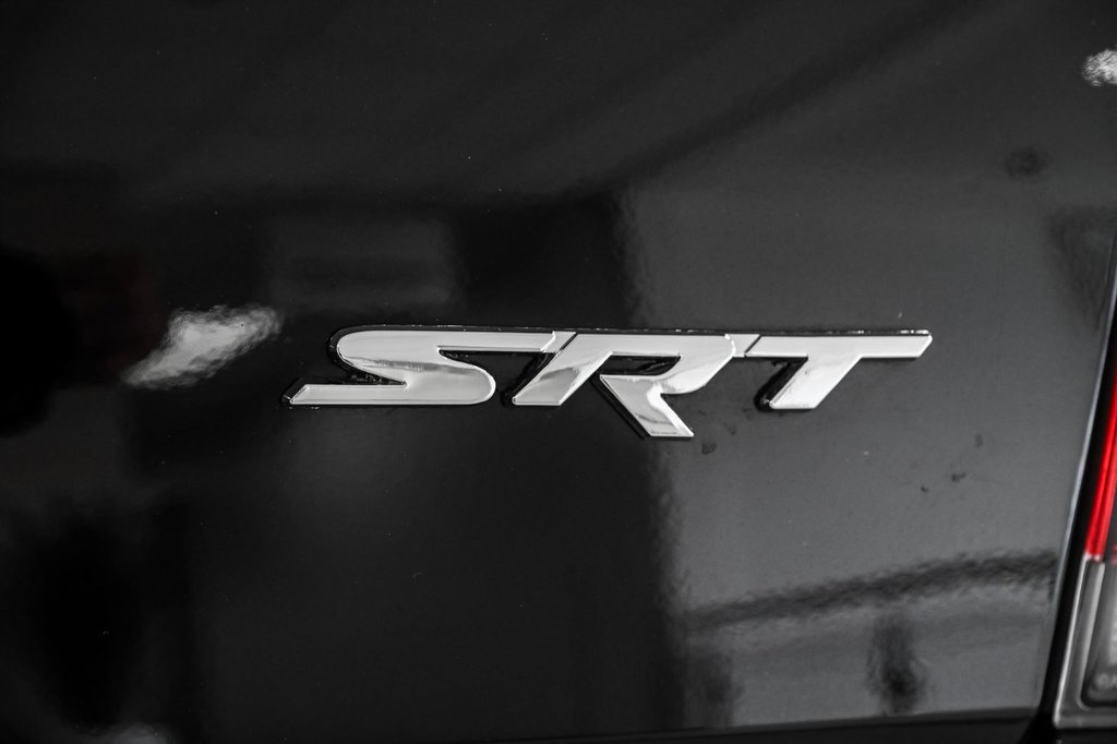 2023 Chrysler 300 in Brossard, Quebec - 18 - w1024h768px