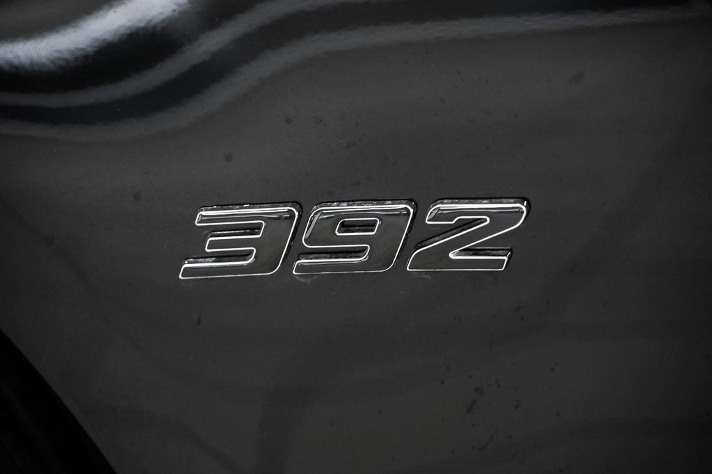 2023 Chrysler 300 in Brossard, Quebec - 16 - w1024h768px