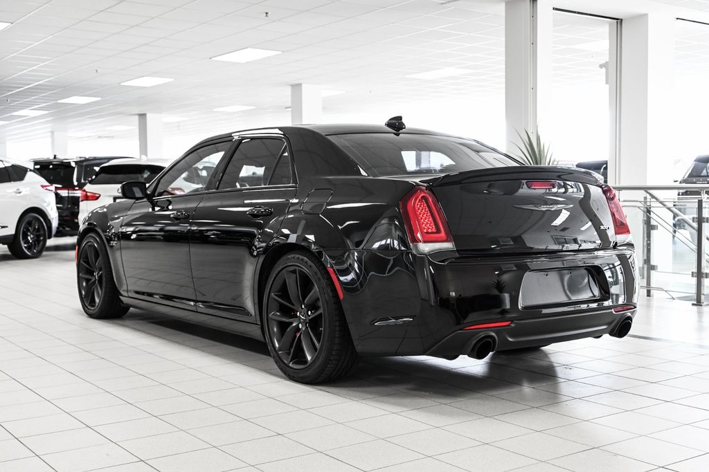 2023 Chrysler 300 in Brossard, Quebec - 10 - w1024h768px