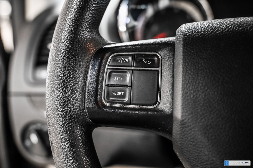 2018 Dodge Grand Caravan in Brossard, Quebec - 19 - w1024h768px