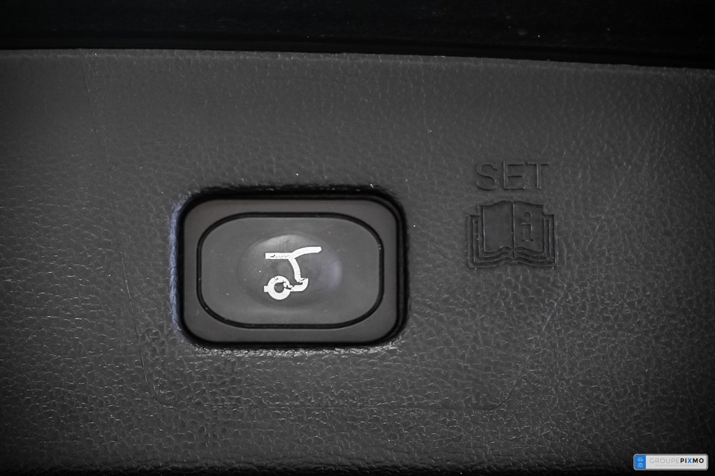 2022 Ford Edge in Brossard, Quebec - 22 - w1024h768px