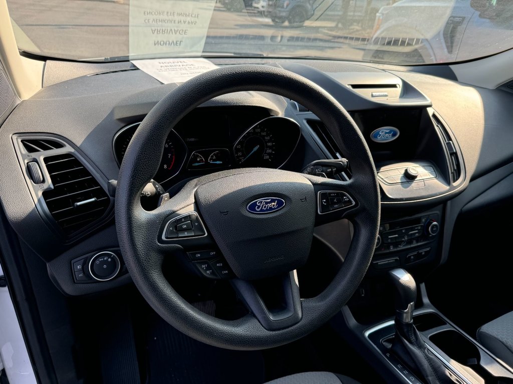 2017 Ford Escape in Brossard, Quebec - 6 - w1024h768px