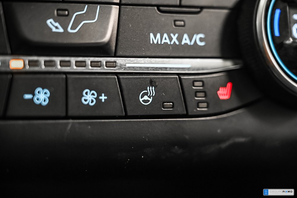 2020 Ford Escape in Brossard, Quebec - 28 - w1024h768px