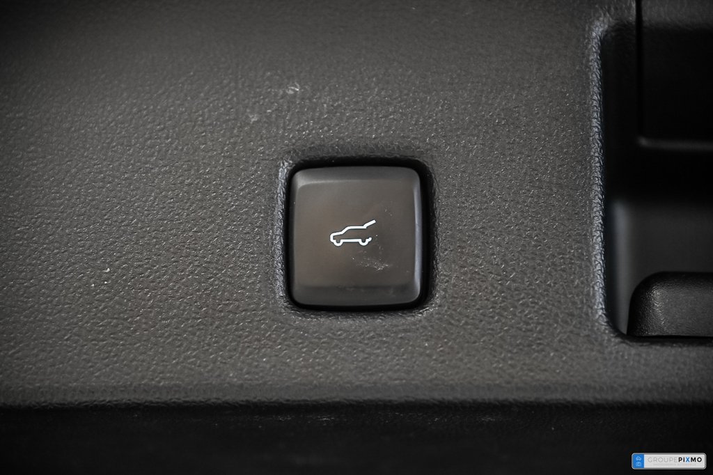 2020 Ford Escape in Brossard, Quebec - 18 - w1024h768px