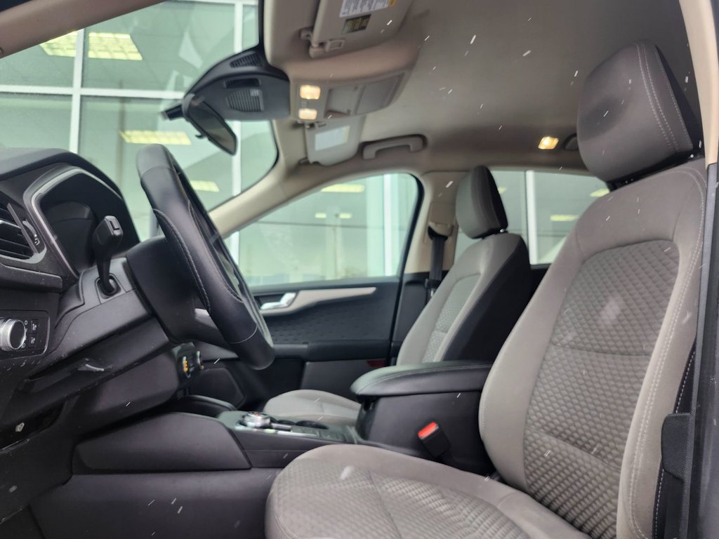 2020 Ford Escape SE AWD | CRUISE ADAPT. | SIEGES CHAUF. | CARPLAY | in Brossard, Quebec - 11 - w1024h768px