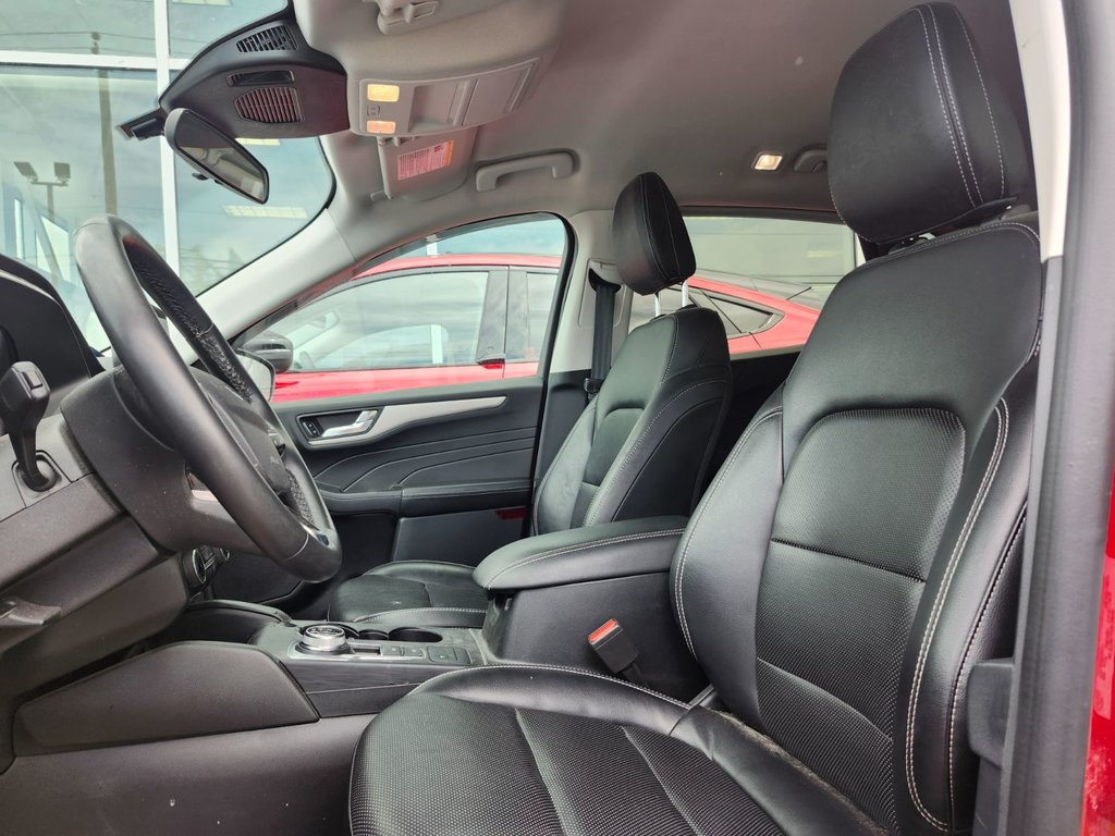 Ford Escape  2022 à Brossard, Québec - 11 - w1024h768px