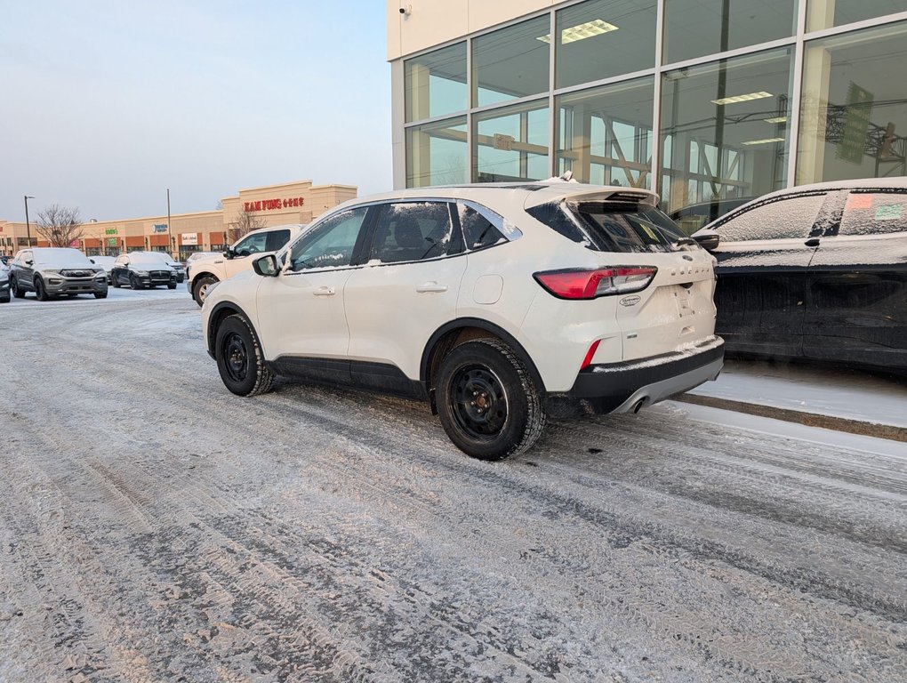 Ford Escape  2022 à Brossard, Québec - 7 - w1024h768px