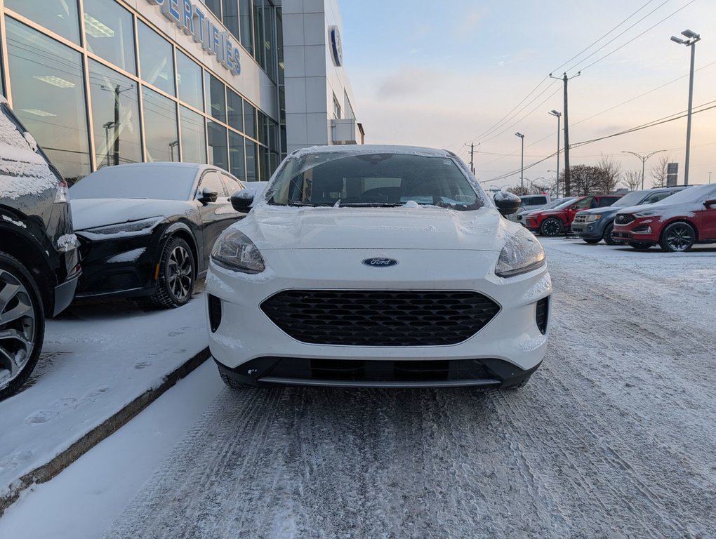 Ford Escape  2022 à Brossard, Québec - 3 - w1024h768px