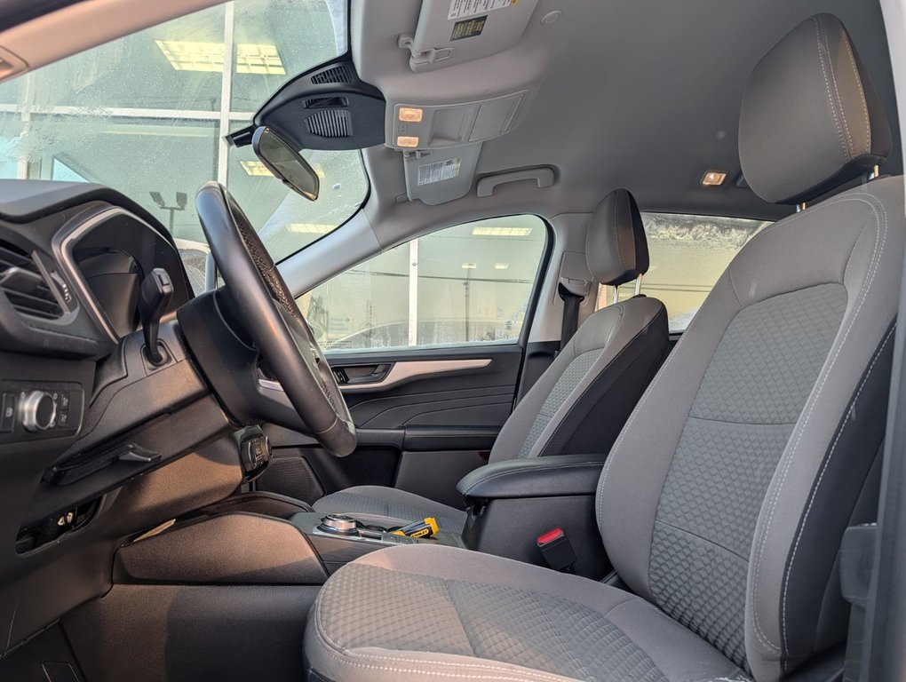 Ford Escape  2022 à Brossard, Québec - 11 - w1024h768px