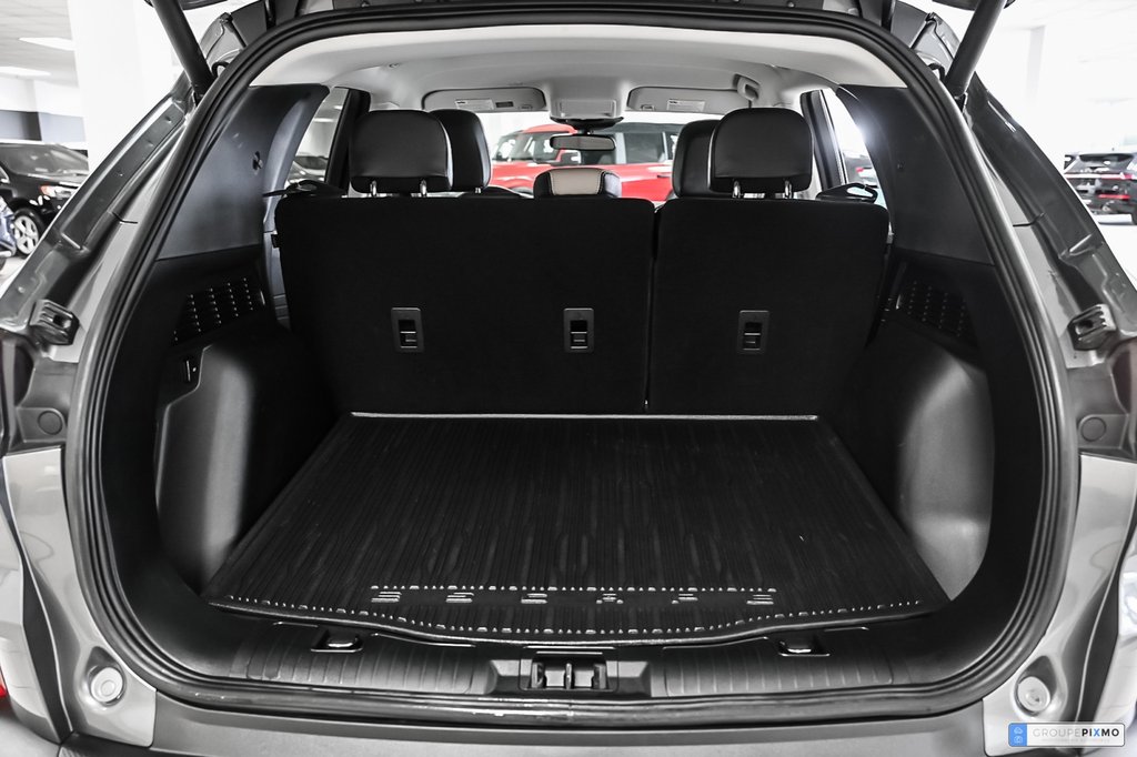 2022 Ford Escape in Brossard, Quebec - 22 - w1024h768px